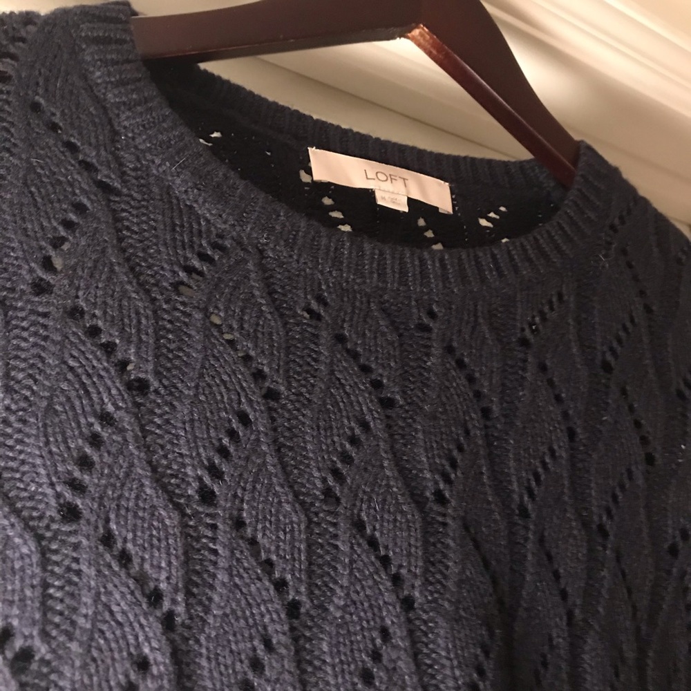Ann Taylor LOFT wavy knit navy sweater - size M